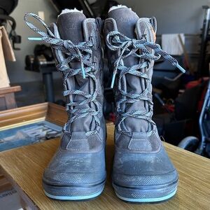 Clarks Women's Brown Lace-Up Winter Boots